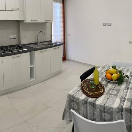 索伦托A Casa E' Mamma公寓 外观 照片